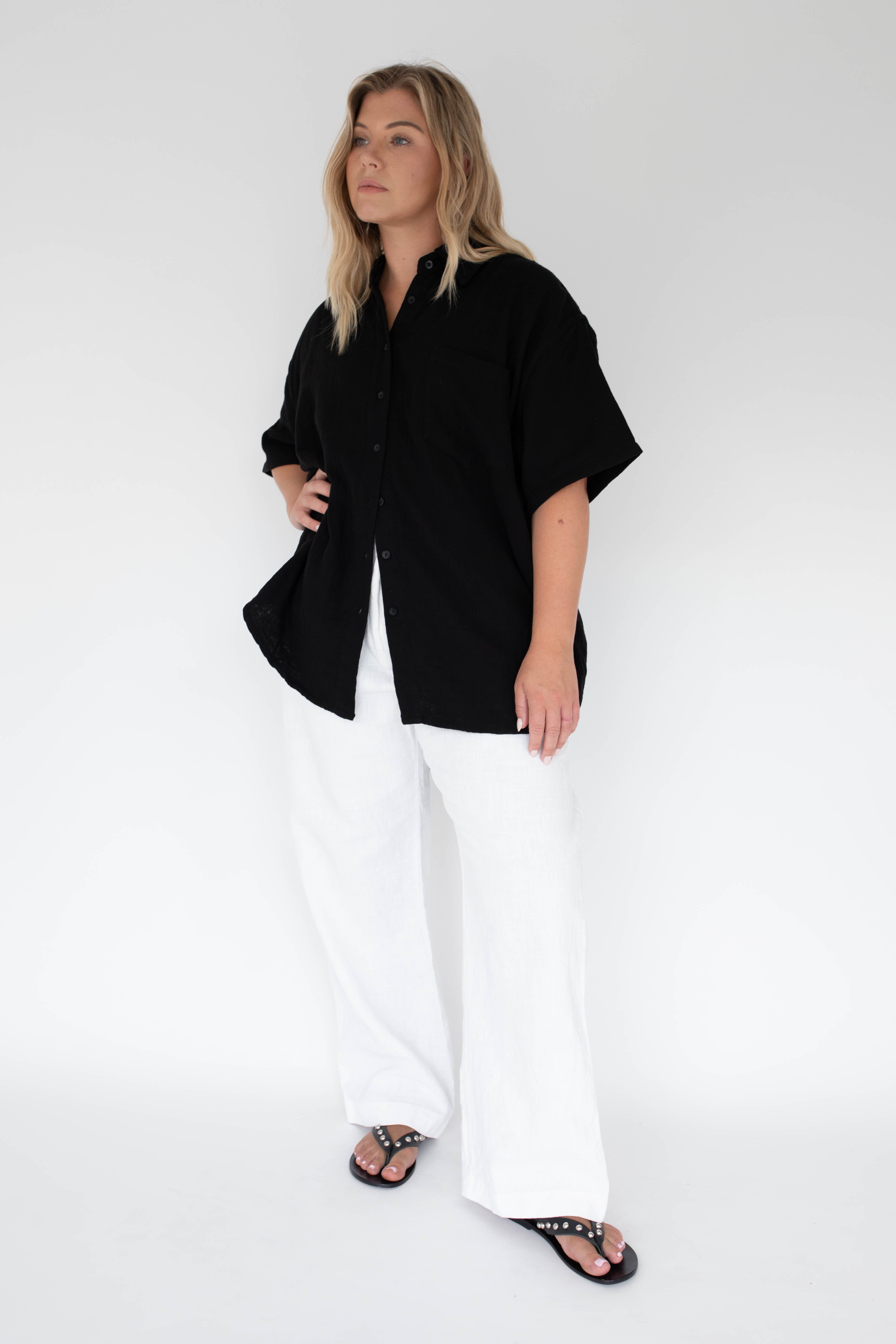 Shortsleeve everyday shirt - black muslin