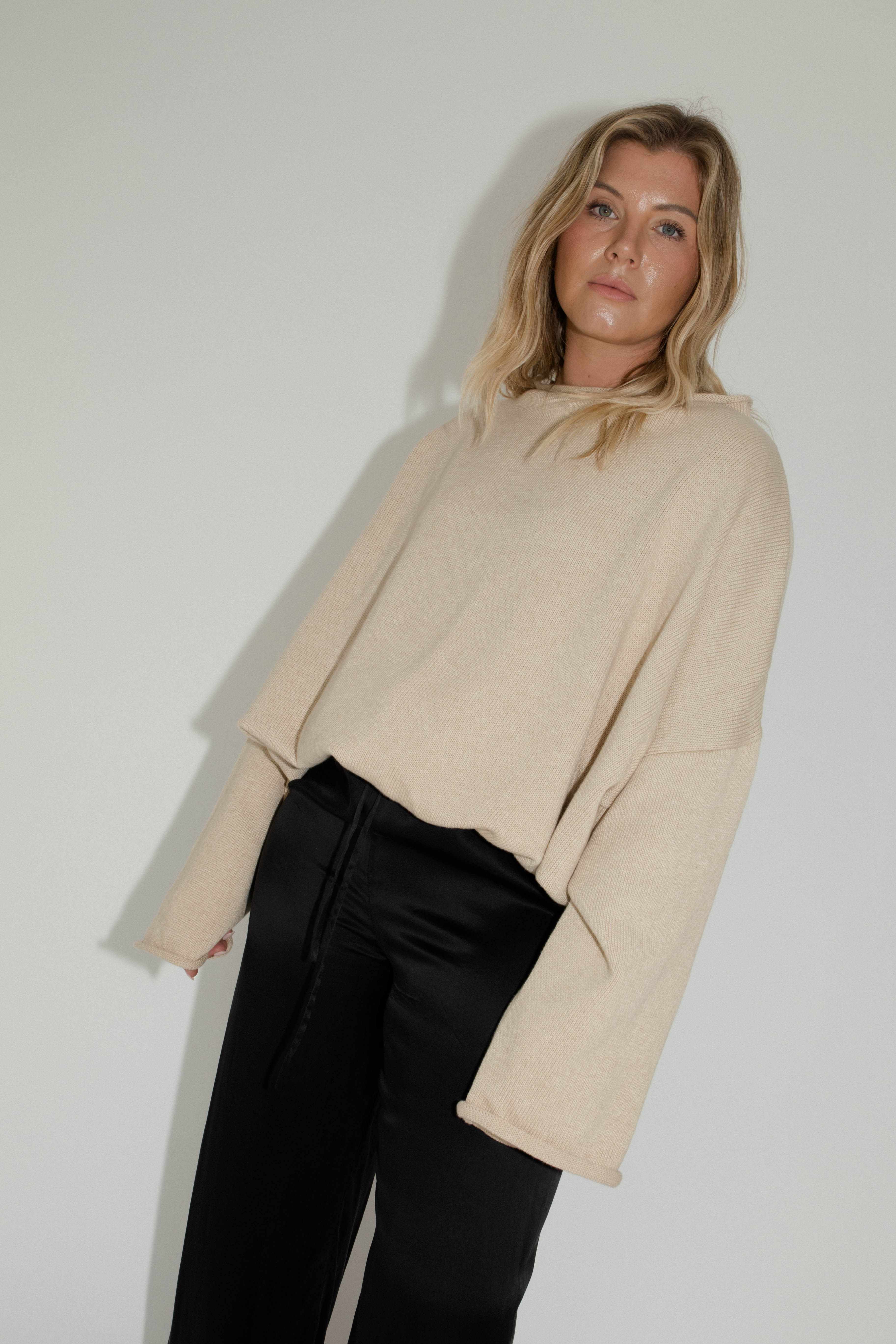 Rolled neck sweater - sand