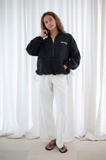 Essential logo fleece - black