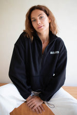 Essential logo fleece - black