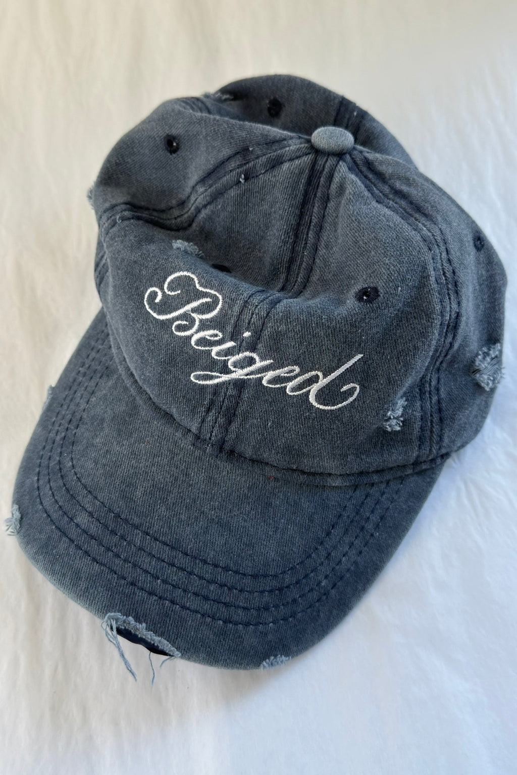 Distressed Cap - washed blue